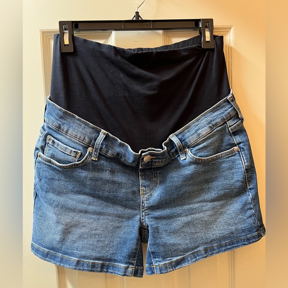 Maternity Gap full panel Jean shorts